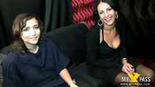 Deux amatrices porno se lancent dans une partie de baise acharne